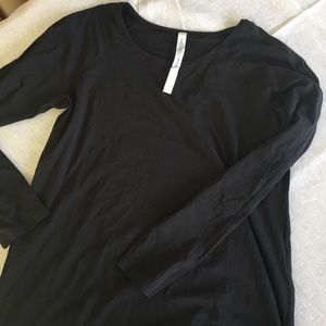 Long sleeve Lululemon top size 8